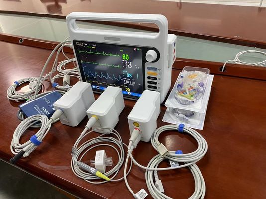 Equipamento modular de monitorização de pacientes hospitalares multilíngue com ECG NIBP SPO2