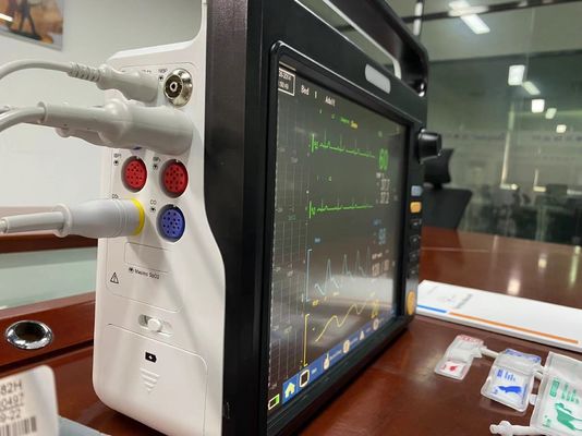 Monitor multilíngüe veterinário multiparamétrico com ECG NIBP SPO2 2Temp
