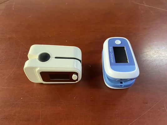 Oxímetro portátil do pulso da ponta do dedo de OLED médico para a casa da clínica, monitor do oxigênio do sangue