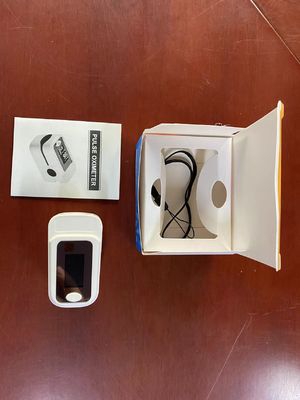 0.96 polegadas OLED Pulso Oxímetro de ponta do dedo Pequeno manual Quatro direções ajustável