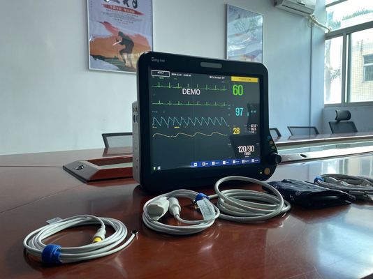 Monitores portáteis de pacientes de vários parâmetros de 15 polegadas com compatibilidade HL7, saída de dados USB, VGA, chamadas de enfermeiros e sinais vitais